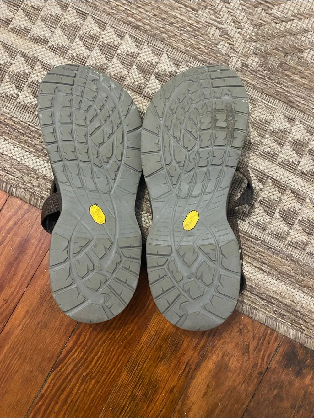 Vibrant Men's Brown and Gray Outdoor Strappy Sandals